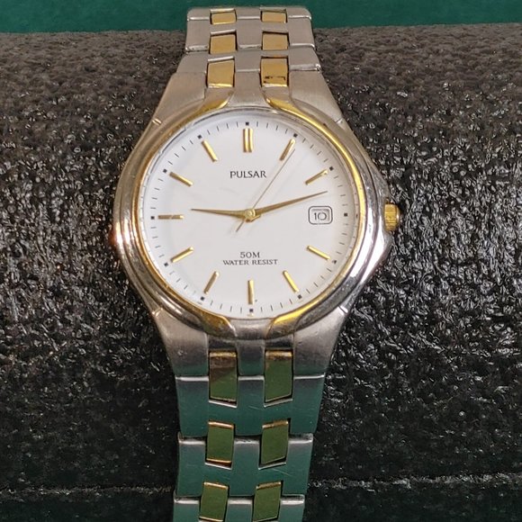 PULSAR MENS TWO TONE WATCH - Picture 2 of 7